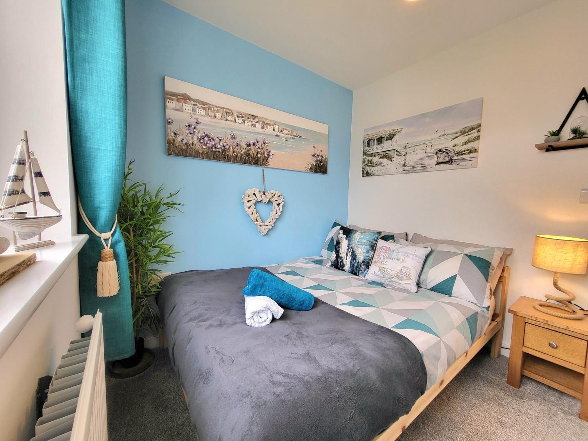 Seaside Beach Themed Home With Garden And Driveway Lytham St Annes Exteriör bild